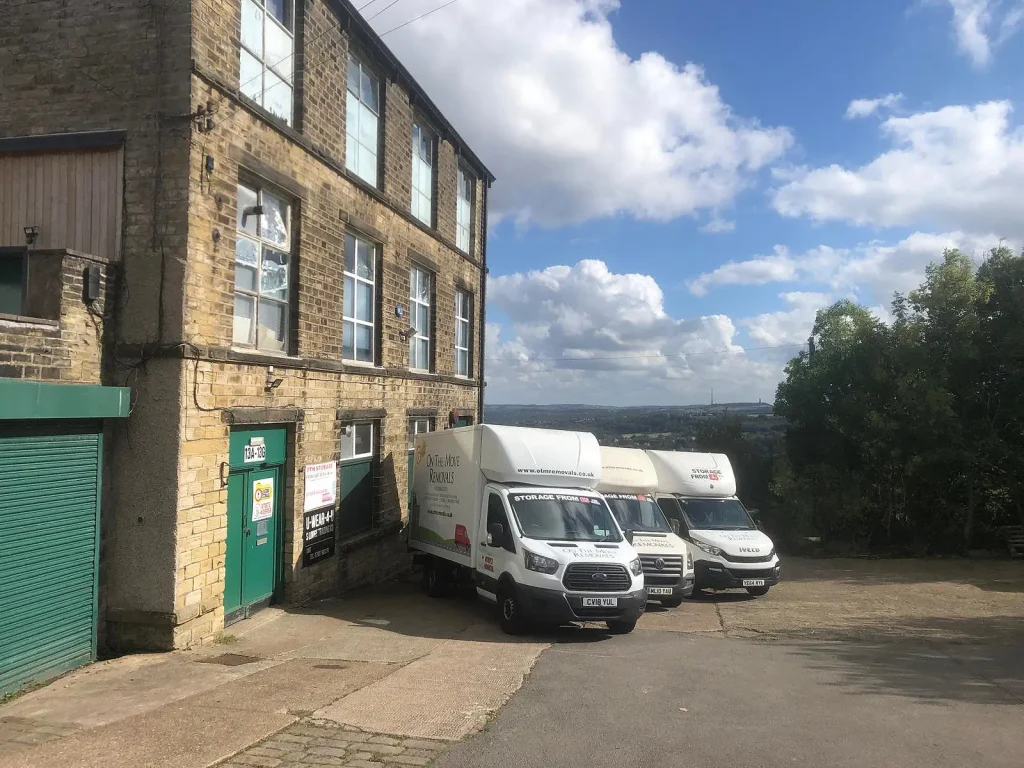 picture of on the move removals vans from the left